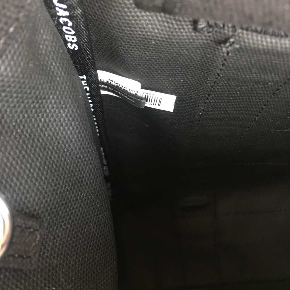 Marc Jacobs Black Tote with White Accents Szie M - Picture 7 of 11